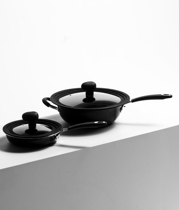 Liddy Lids on cookware