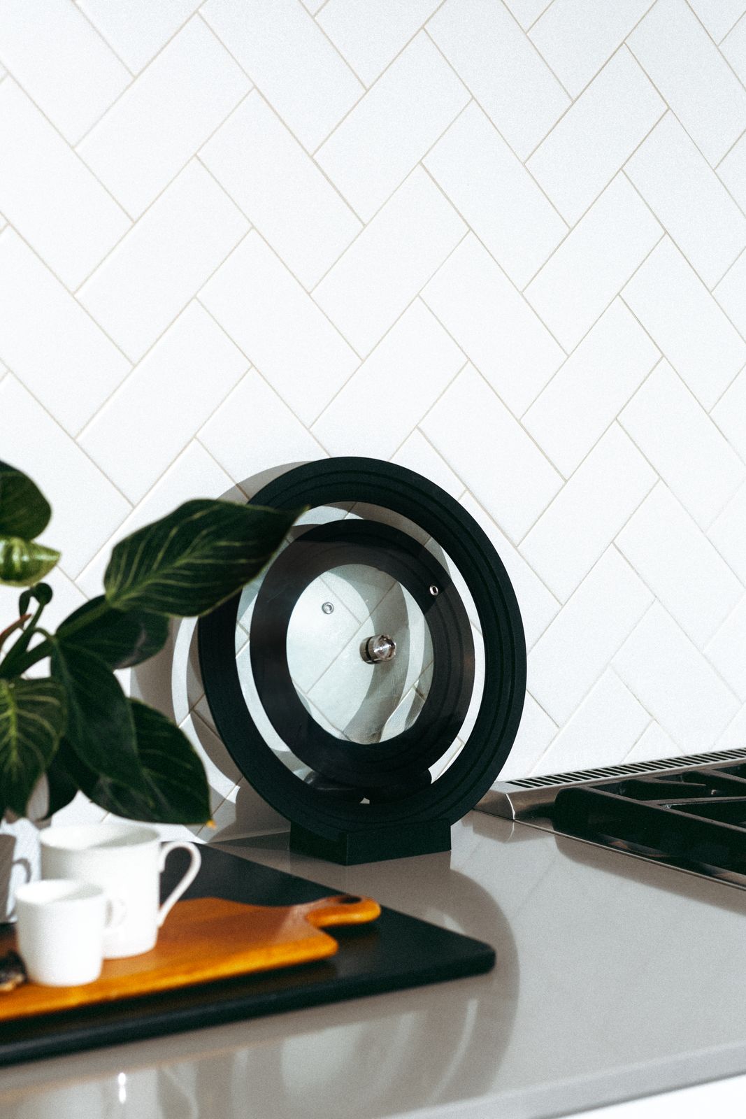 Liddy base station with lids